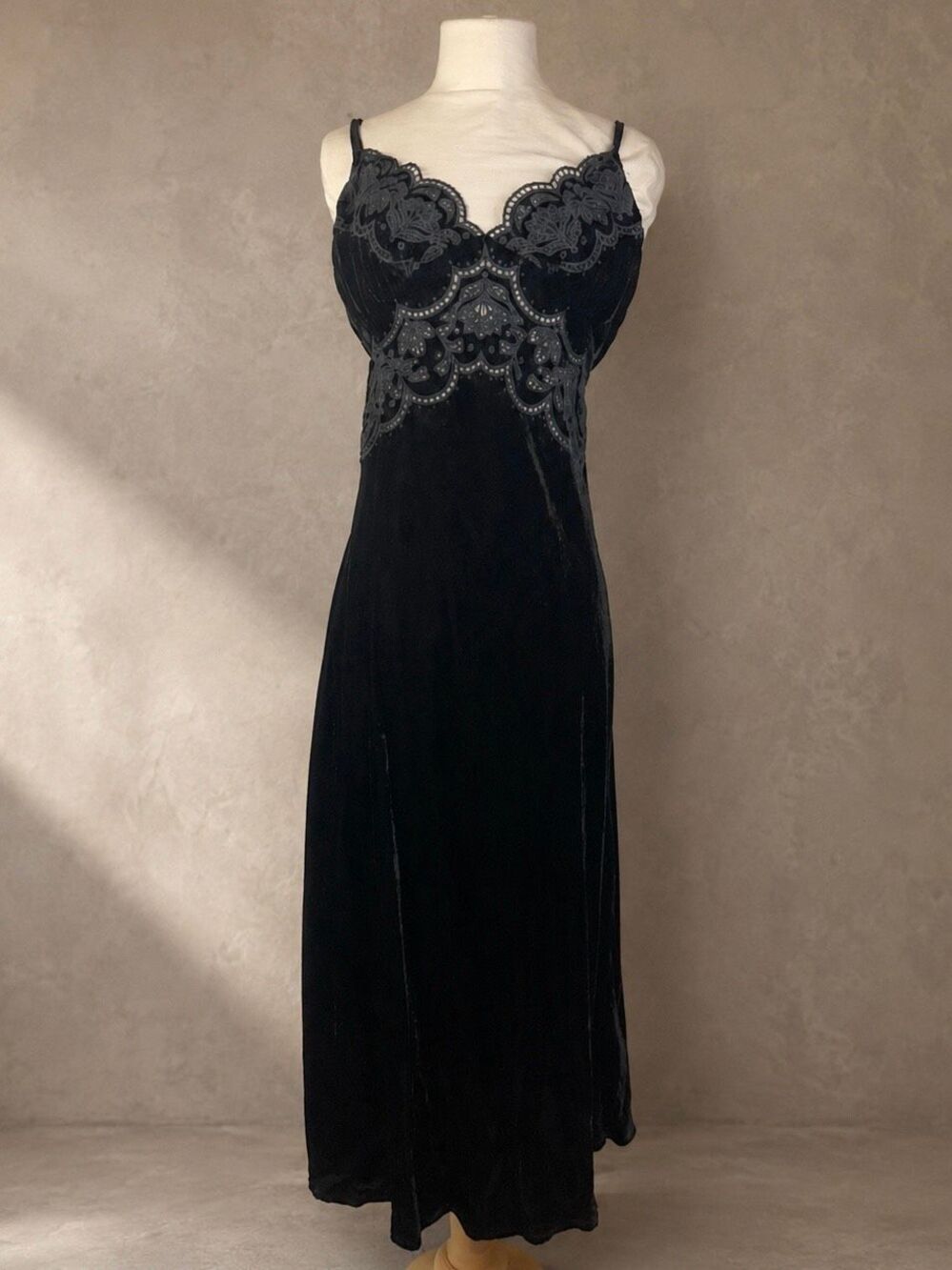 FARM Rio Size L Richelieu Velvet Slip Dress Black Embellished Midi Open Back